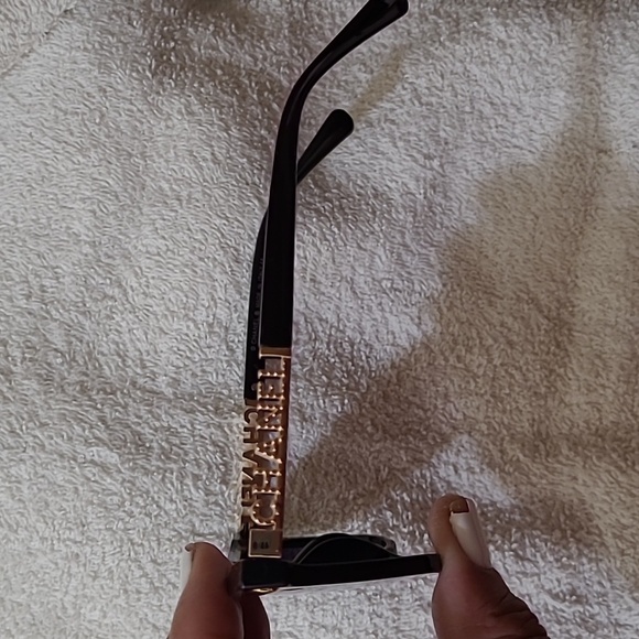 Sunglasses - Picture 3 of 6